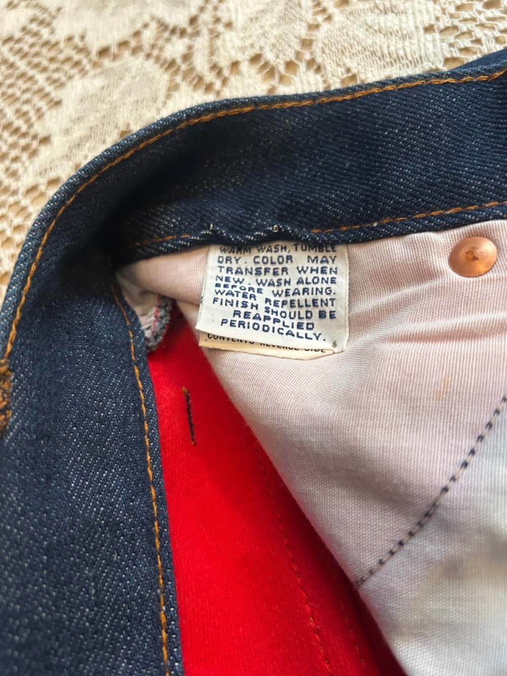 1986 Levi's Deadstock Orange Tab Fleece Lined Jeans, Dark Wash & Red, Size 27 - Picture 7 of 8